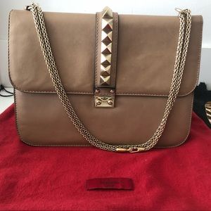 AUTH. Valentino ROCKSTUD shoulder bag